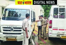 सडक़ हादसे के बाद निजी स्कूलों के वाहनों की चैकिंग, विजयराघवगढ़ पुलिस चलाया विशेष अभियान 9 448