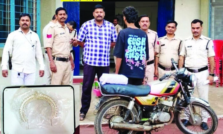 कटाएघाट हनुमान मंदिर में चोरी का पर्दाफाश, एक महीने पहले हुई थी वारदात, दो आरोपी गिरफ्तार 1 557