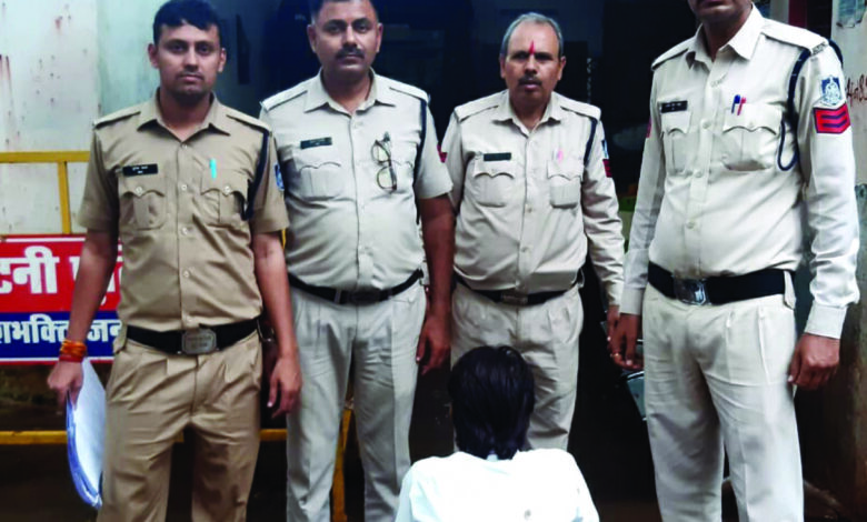 चाकू लहराकर राहगीरों में फैलाई दहशत, रंगनाथ नगर पुलिस ने बदमाश को किया सीखचों के पीछे, भेजा जेल 1 56