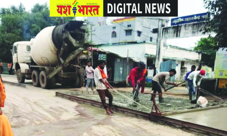 आरसीसी रोड के ऊपर फिर सीसी रोड बनाने का विरोध, जलभराव की आशंका, नागरिकों ने एसडीएम को सौंपा ज्ञापन, निर्माण रोकने की मांग 1 65