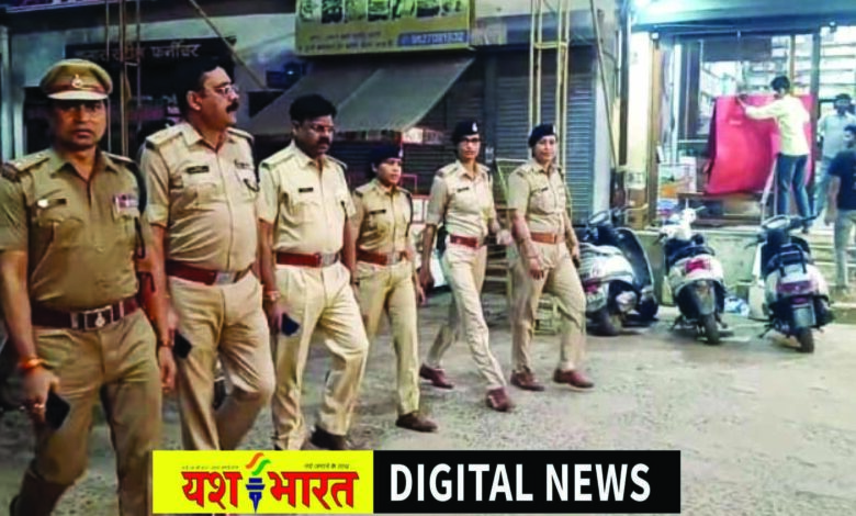 पुलिस ने किया फ्लैग मार्च, पंडालों का निरीक्षण, गणेशोत्सव को लेकर पुलिस ने संभाला मोर्चा 1 95