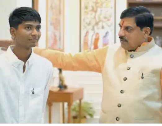 अकेले तीन महीने तक नदी में उतरकर हटाया कचरा - नीदरलैंड की संस्था हुई प्रभावित 1 Capture11