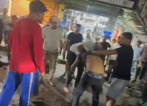अशोकागार्डन थाना क्षेत्र के 80 फीट रोड पर ऑटो-बाइक भिड़ंत के बाद बवाल 1 Capture¸