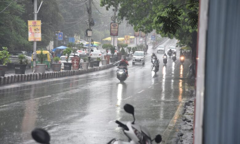 बारिश के रंग में भीगा भोपाल, तेज बौछारों का अलर्ट बड़ा तालाब एफटीएल के करीब, मौसम विभाग ने सतर्क रहने की दी चेतावनी 1 IMG 20260904 WA0005