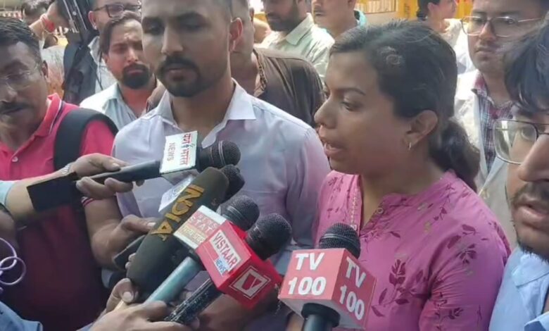 सरकार से वार्ता के लिए चार सदस्यीय प्रतिनिधिमंडल रवाना इंटर्न डॉक्टरों ने कहा- बातचीत के नतीजे के बाद ही आंदोलन पर लेंगे अंतिम फैसला 1 IMG 20260909 WA0025