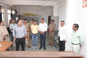 जब कलेक्टर की नज़र टेबल पर रखी नस्ती पर पड़ी 2 IMG 20260919 WA3588