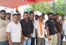परिवहन के नाम पर भारी जुर्माने के विरोध में लोकल ट्रांसपोर्ट की हड़ताल 20 सितंबर से चक्का जाम, ट्रांसपोर्ट व्यवसायियों ने की जुर्माना खत्म करने की मांग 2 IMG 20260921 WA0052
