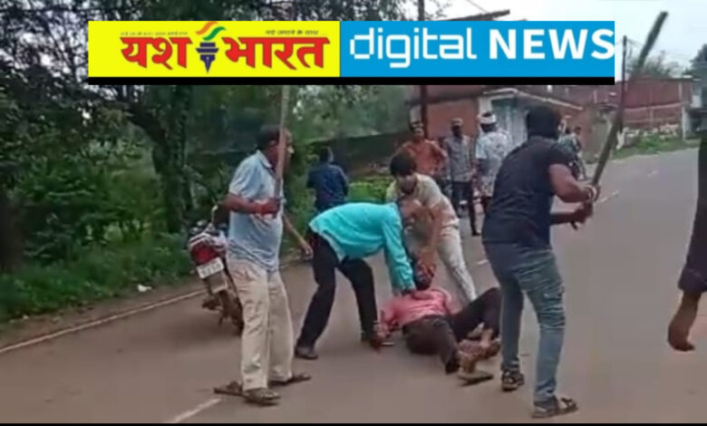 उधारी में सामान न देने पर विवाद, बीच सड़क युवक की लाठी-डंडों से पिटाई, माधवनगर पुलिस ने दोनों पक्षों पर दर्ज की किया मामला 1 IMG 20260901 182656