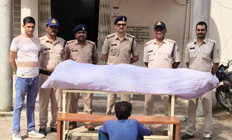 गांजे की खेती करने वाले आरोपी को बड़वारा पुलिस ने किया गिरफ्तार, बाड़ी में लगाये अवैध मादक पदार्थ गांजा के 21 किलो हरे पेड़ किए जप्त 1 IMG 20260916 191802