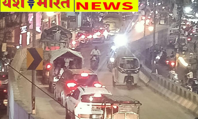 मिशन चौक से बस स्टैंड तक भारी ट्रैफिक, वन-साइड रोड से बिगड़ी यातायात व्यवस्था 1 IMG 20260923 195701