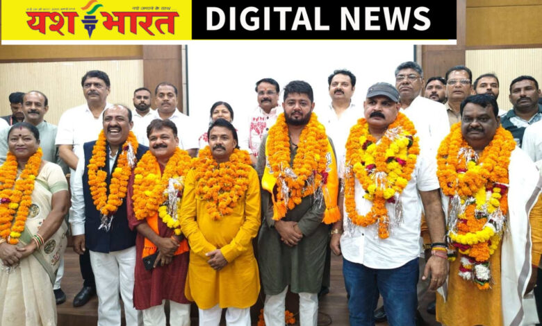 नगर निगम के सात मनोनीत पार्षदों ने ली पद एवं दायित्व की शपथ, परिषद की बैठकों और महत्वपूर्ण कार्यों में कर सकेंगे सहभागिता 1 IMG 20260924 172219