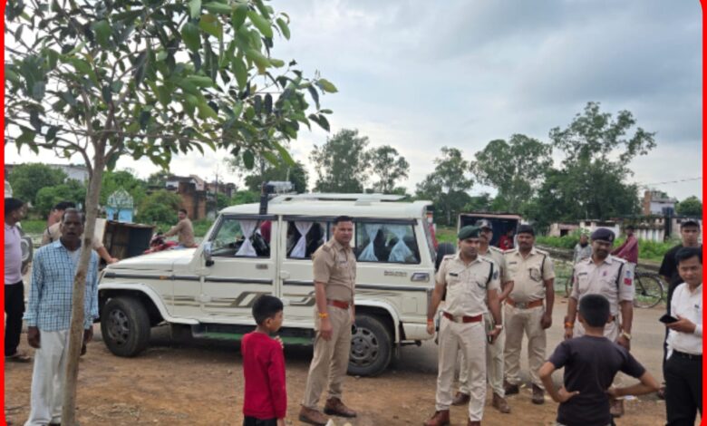 अतिक्रमण पर चला पुलिस-प्रशासन का पंजा: ढाबा समेत अनेक कब्जे जमींदोज, स्कूल-कॉलेजों के बाहर से हटाए गए ठेले 1 InCollage 20260915 152446309