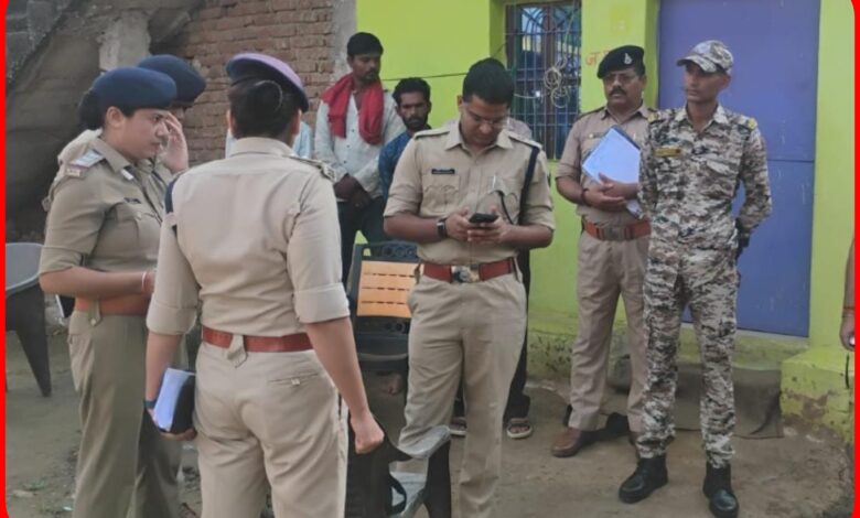 कलयुगी पिता का खूनी तांडव: पत्नी और तीन मासूम बच्चों को कुल्हाड़ी से काटा, आरोपी गिरफ्तार, क्षेत्र में पसरा मातम.... देखें पूरा वीडियो 1 InCollage 20260919 102316707