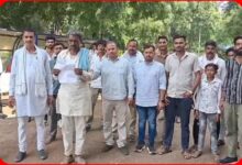 लावारिस बाइक, बिखरा सामान , ट्रैक पर मौत: साथी की कटी लाश मिली, दूसरा युवक लापता—परिजनों ने जताया मर्डर का शक 9 InCollage 20260920 111001667