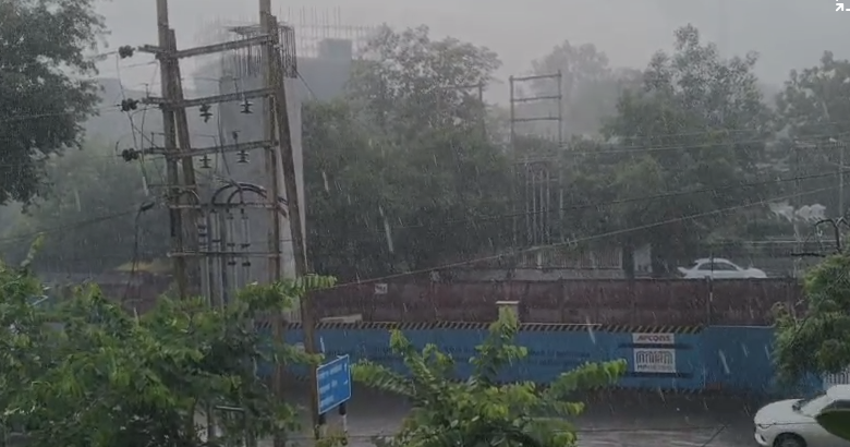 भोपाल में बदला मौसम, तेज हवाओं के साथ झमाझम बारिश से मिली राहत,देखें वीडियो 1 Screenshot 2026 09 17 164403