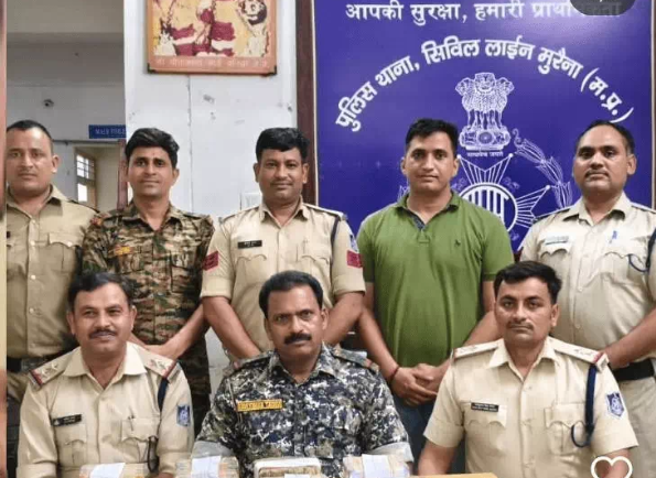 मुरैना हादसे ने बेनकाब किया अंतरराज्यीय गैंग: फिरोजाबाद से ₹41 लाख की चपत लगाकर भाग रहे भोपाल के 4 शातिर बदमाश गिरफ्तार 1 Screenshot 2026 09 18 140826