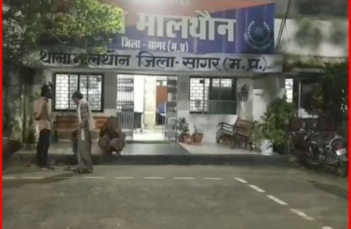 खौफनाक मर्डर : पति ने कुल्हाड़ी से काटकर पत्नी को उतारा मौत के घाट, आरोपी पति फरार... देखें पूरा वीडियो 1 Screenshot 20260909 141601.Gallery