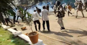 दो माह की गर्भवती महिला के कपड़े उतरवाकर मारपीट का आरोप : क्षेत्र में जमकर बवाल, थाना घेराव के प्रयास पर आंसू गैस और लाठीचार्ज 3 Screenshot 20260916 095212.WhatsApp