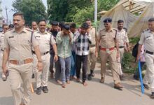 अवैध वसूली, तोड़फोड़ और मारपीट के आरोपियों का पुलिस ने निकाला जुलूस... देखे वीडियो ... 3 Untitled 2 copy 1