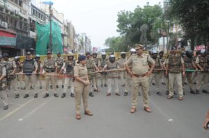 कार्रवाई के बीच सड़कों पर उतरे व्यापारी, सीएम हाउस कूच से पहले पुलिस ने रोका 2 WhatsApp Image 2026 09 01 at 12.36.26