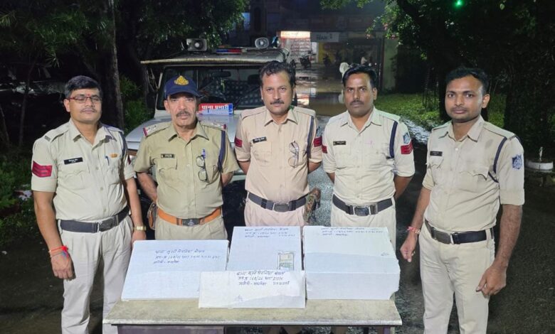 फर्जी आधार कार्ड से जमीन का फर्जी सौदा, 10 लाख की ठगी - एआई की मदद से तैयार किए नकली दस्तावेज, जमीन मालिक बनकर किया विक्रय अनुबंध, दो आरोपी गिरफ्तार 1 WhatsApp Image 2026 09 05 at 07.33.12