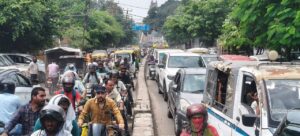 इंटर्न डॉक्टरों के आंदोलन से राजधानी में इलाज से लेकर ट्रैफिक तक प्रभावित - स्टाइपेंड बढ़ाने की मांग पर दूसरे दिन भी धरना जारी , आज ओपीडी बंद 3 WhatsApp Image 2026 09 08 at 12.15.25