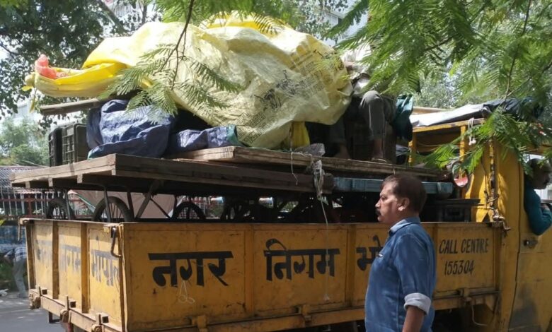 अवैध कब्जों पर सख्त हुआ प्रशासन, 13 ट्रक सामान जब्त कर सड़कें कराईं साफ 1 WhatsApp Image 2026 09 10 at 14.59.18 1