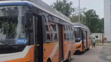 भोपाल में ई-बसों का दायरा बढ़ा, बैरागढ़ से मंडीदीप के बीच शुरू हुआ नया बी38 रूट; 300 कॉलोनियों को मिलेगा फायदा 11 WhatsApp Image 2026 09 18 at 12.41.08