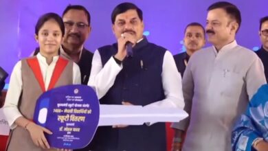 पढ़ाई में अव्वल, अब स्कूटी पर सवार होंगे विद्यार्थी, 7400 से ज्यादा छात्रों को मिली सौगात 12 WhatsApp Image 2026 09 19 at 10.15.35