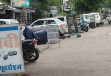 एमपी नगर में सड़क तक फैला अतिक्रमण, पार्किंग से बिगड़ी यातायात व्यवस्था 2 WhatsApp Image 2026 09 20 at 10.39.24