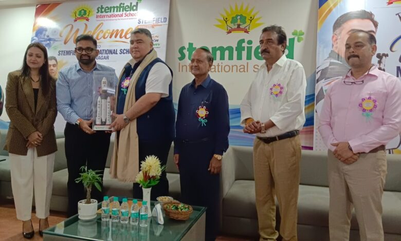 स्टेमफील्ड इंटरनेशनल स्कूल में निशानेबाजी पर प्रेरणादायी सत्र,पद्मश्री सम्मानित गगन नारंग समेत ओलंपियन खिलाड़ियों ने साझा किए अनुभव 1 WhatsApp Image 2026 09 30 at 11.52.13