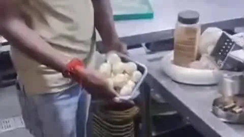 एमपी नगर के ड्रैगन हाउस रेस्टोरेंट का लाइसेंस सस्पेंड, राजहंस में भी मिली गड़बड़ी 1 img 1789490947883 192