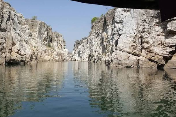 जबलपुर में सजेगा नर्मदा महोत्सव का मंच: सुरक्षा और पार्किंग पर रहेगा खास फोकस, होटलों में मिलेगी विशेष रियायत 1 02 11