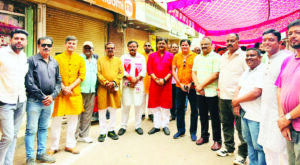 दशहरे में भीड़ की वापसी, गरिमा की विदाई, डीजे के कंपन ने बिगाड़ा व्यवस्थाओं का स्वास्थ्य, रात साढ़े 10 के बाद भगवान भरोसे रहा चल समारोह, भीड़ में सिपाही करते रहे हुज्जत, सुबह के अंतिम पहर तक घाटों पर चलता रहा दुर्गा प्रतिमाओं का विसर्जन 2 08 2