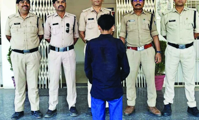 शेर चौक में चाकूबाजी का एक आरोपी गिरफ्तार, दूसरा फरार, गाड़ी लहराकर चलाने से मना करने पर किया था हमला 1 157