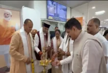 गांधी जयंती पर मंत्री सारंग ने दिया स्वदेशी अपनाने का संदेश महापौर मालती राय के साथ खादी ग्रामोद्योग स्टोर पहुंचे, खरीदे खादी वस्त्र 10 20261002113951 svE49Tqn