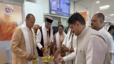गांधी जयंती पर मंत्री सारंग ने दिया स्वदेशी अपनाने का संदेश महापौर मालती राय के साथ खादी ग्रामोद्योग स्टोर पहुंचे, खरीदे खादी वस्त्र 5 20261002113951 svE49Tqn