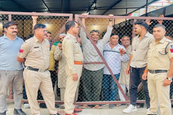 अमित शाह के दौरे पर गरमाई राजनीति: पटवारी बोले- एमपी बना हत्याओं की राजधानी, कई कांग्रेस नेता नजरबंद, देखें वीडियो 1 20261003124650 KAbiX5Tt