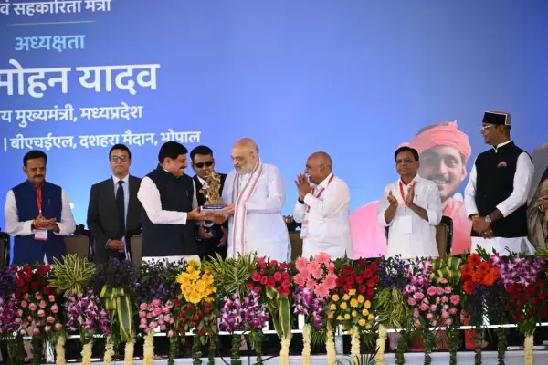गोपालक सम्मेलन का भव्य शुभारंभः सहकार से समृद्धि के संकल्प को बढ़ावा गोपालकों और डेयरी किसानों को सशक्त बनाने पर जोर 1 20261003125435 bYfdmkWr