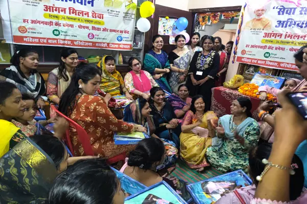 संवाद और स्वास्थ्य जांच से खिलीं माताओं के चेहरे, साड़ी-श्रीफल देकर किया गया गर्भवती महिलाओं का सम्मान 1 20261003170200 rRpUB33l