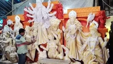मिट्टी से गढ़ी जा रही आस्था, दुर्गा प्रतिमाओं को अंतिम रूप देने में जुटे कलाकार 5 20261004131718 P8w7DMfo