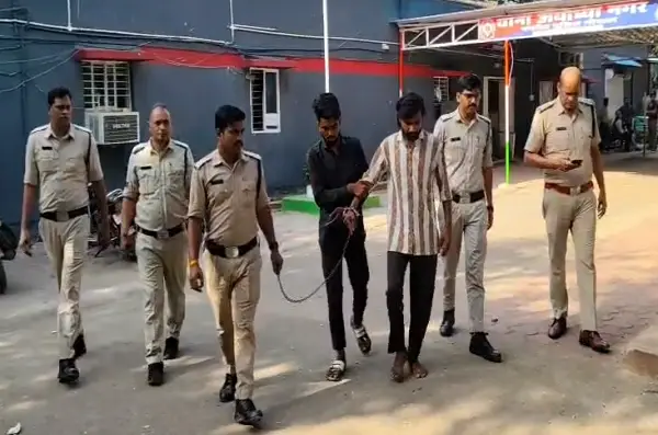 ऑटो चालक से मारपीट कर ऑटो लूटने वाले 2 आरोपी गिरफ्तार, देखें वीडियो 1 20261004162859 rZ0UCtU2