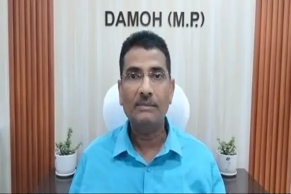 बड़ी खबर : गौवंश मामले में हंगामे के बाद प्रशासन का एक्शन :चौकी प्रभारी समेत पुलिसकर्मी निलंबित, बंद पड़े 26 कैमरे चालू5 पुलिसकर्मियों की तैनाती से बढ़ाई निगरानी, स्थाई चौकी के लिए शासन को भेजा प्रस्ताव.... देखे पूरा वीडियो 1 20261005104812 543my2XD