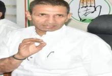 फसल सूख रही, किसानों को रोकने के लिए सरकार दिल्ली मॉडल की किलेबंदी सीख रही : पटवारी कम बारिश सिंचाई-बिजली संकट और दाम की मार का आरोप 8 20261005183246 jrKPGmsa