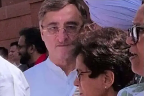 चुनाव आयोग के फैसलों के खिलाफ विपक्ष लामबंद, विवेक तन्खा बोले—देश सड़कों पर, यह लोकतंत्र बचाने की लड़ाई 1 20261006124633 c5dvjXnq