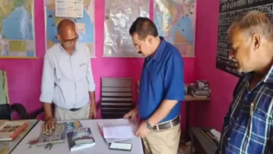 ई-अटेंडेंस लगाकर गायब होना पड़ गया भारी: 4 शिक्षकों को नोटिस, अतिथि शिक्षक का कटेगा वेतन 6 20261007101336 PwH39VHc