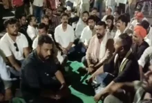 घंटाघर पर किसानों का रातभर डेरा, कक्कड़ भर्ता बनना शुरू,एक सड़क बंद; मांगें नहीं मानीं तो रातभर चलेगा प्रदर्शन 2 20261007184619 Yv7Qqe3r