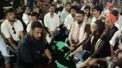 घंटाघर पर किसानों का रातभर डेरा, कक्कड़ भर्ता बनना शुरू,एक सड़क बंद; मांगें नहीं मानीं तो रातभर चलेगा प्रदर्शन 10 20261007184619 Yv7Qqe3r