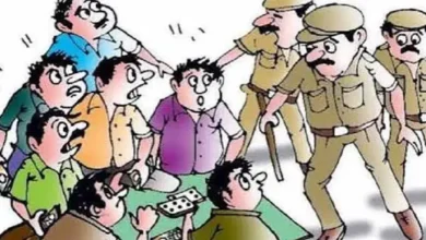 यशभारत ब्रेकिंग : नवरात्रि के दूसरे दिन भोर में दुर्गा पंडाल में खेल रहे थे जुआ, 9 जुआरी गिरफ्तार, देखे वीडियो ....... 4 20261012121414 BQfI04Z4