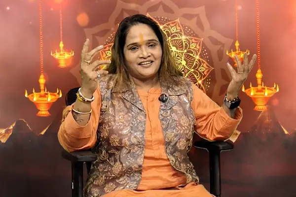 सपने में बोली बूढ़ी माई, जबलपुर घुमाई दे, सविता मिश्रा ने साझा किया 33 वर्षीय देवी गीत गायन का सफर 1 20261012152329 Eq5g5GTM